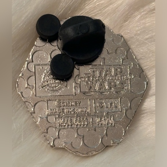 Disney Trading Pin - Picture 2 of 2